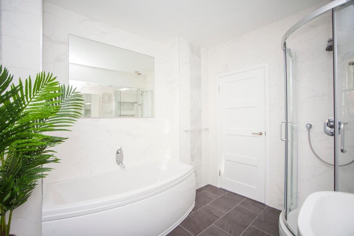 ※ Spacious Georgian Coach House & With Parking Bath Luaran gambar