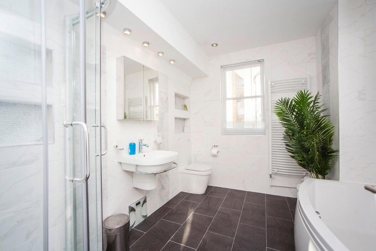 ※ Spacious Georgian Coach House & With Parking Bath Luaran gambar